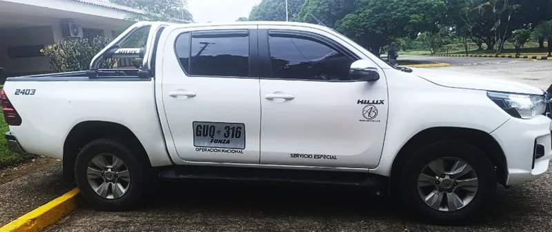 TOYOTA GUQ316 - Vista 2